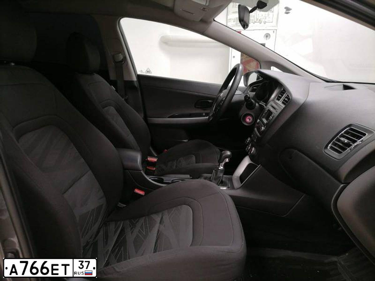 Фото автомобиля KIA CEE'D, 2013 — госномер А766ЕТ37. Цвет: СЕРЫЙ