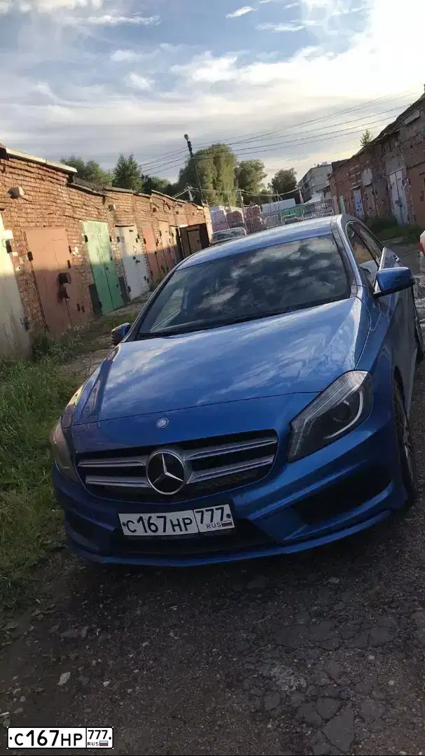 Фото автомобиля MERCEDES A-KLASSE, 2013 — госномер С167НР777. Цвет: голубой