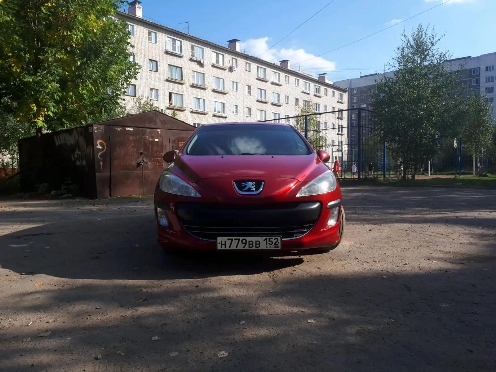 Фото автомобиля PEUGEOT 308, 2009 — госномер Е363ЕН550
