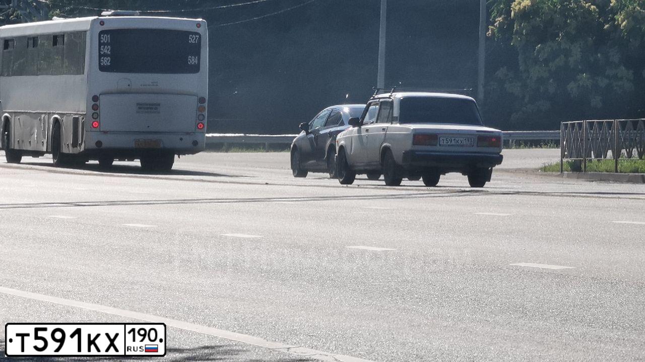Фото автомобиля GREAT WALL HOVER, 2010 — госномер Х097ВХ198. Цвет: ЧЕРНЫЙ