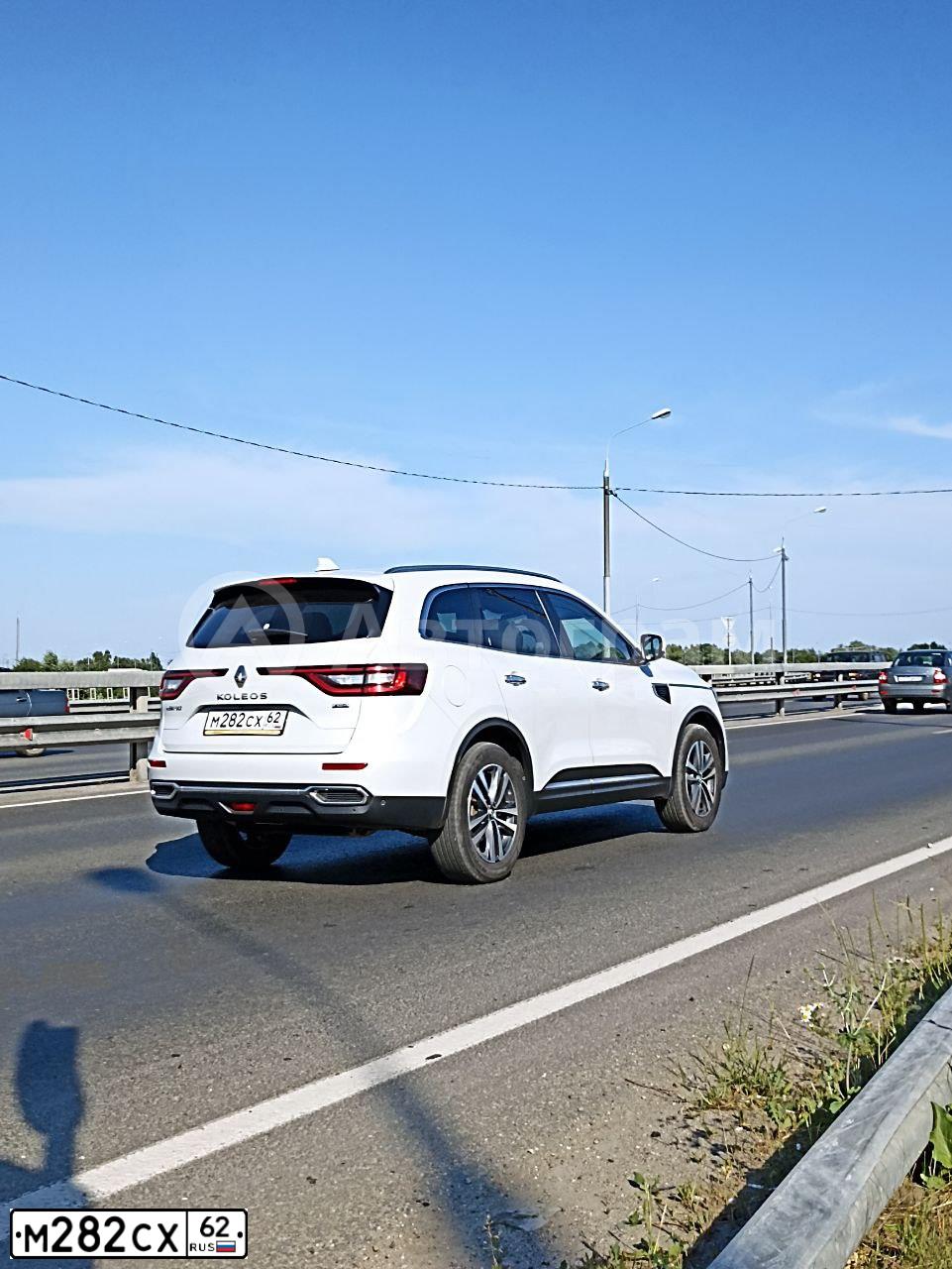 Фото автомобиля RENAULT KOLEOS, 2017 — госномер М282СХ62. Цвет: БЕЛЫЙ