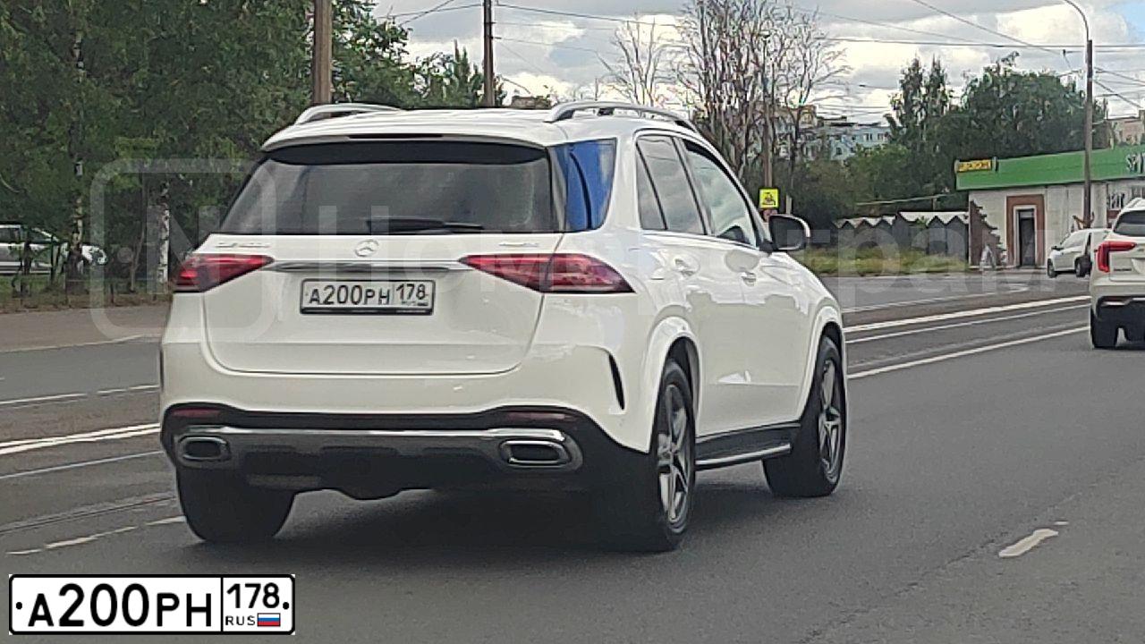 Фото автомобиля FORD FOCUS, 2015 — госномер К868ЕХ147. Цвет: Белый