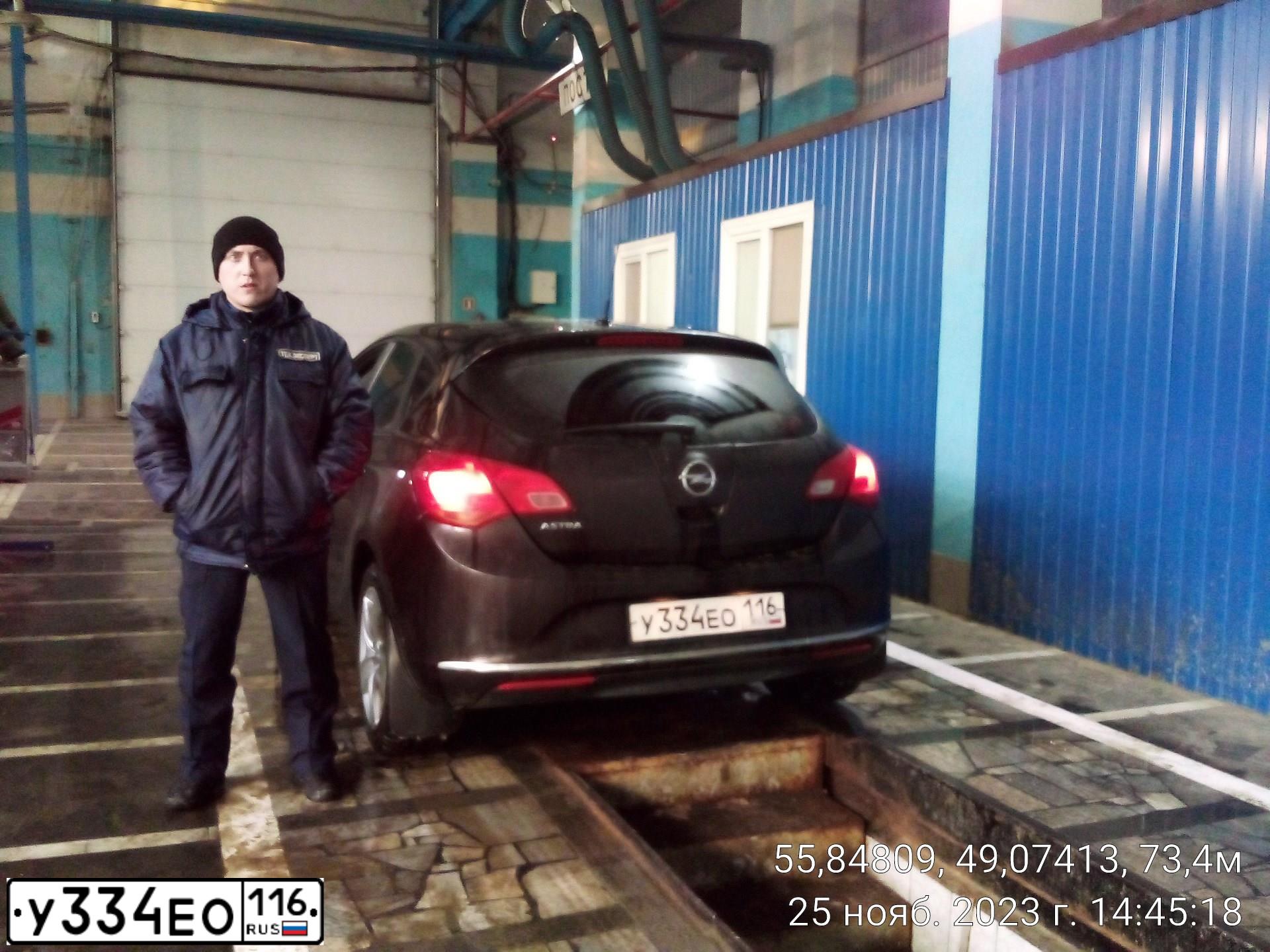 Фото автомобиля OPEL ASTRA, 2014 — госномер У334ЕО116. Цвет: КОРИЧНЕВЫЙ МЕТАЛЛИК