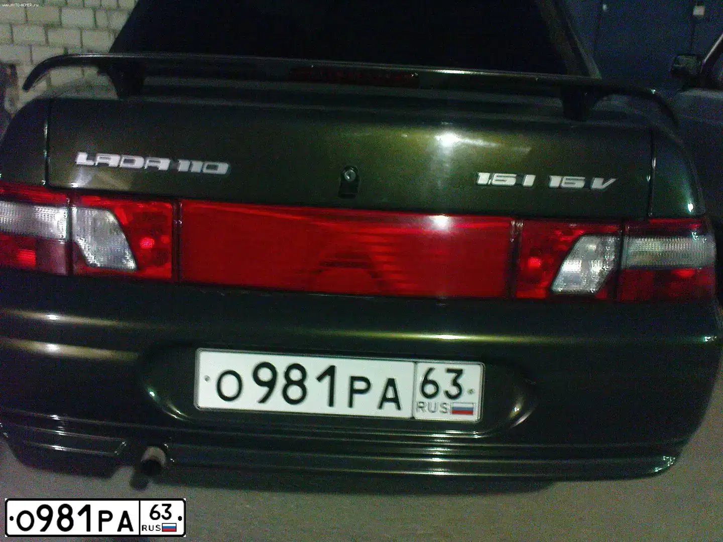 Фото автомобиля LADA 2110, 2006 — госномер О981РА63. Цвет: ЗОЛОТИСТО-ТЕМНО-ЗЕЛЕНЫЙ