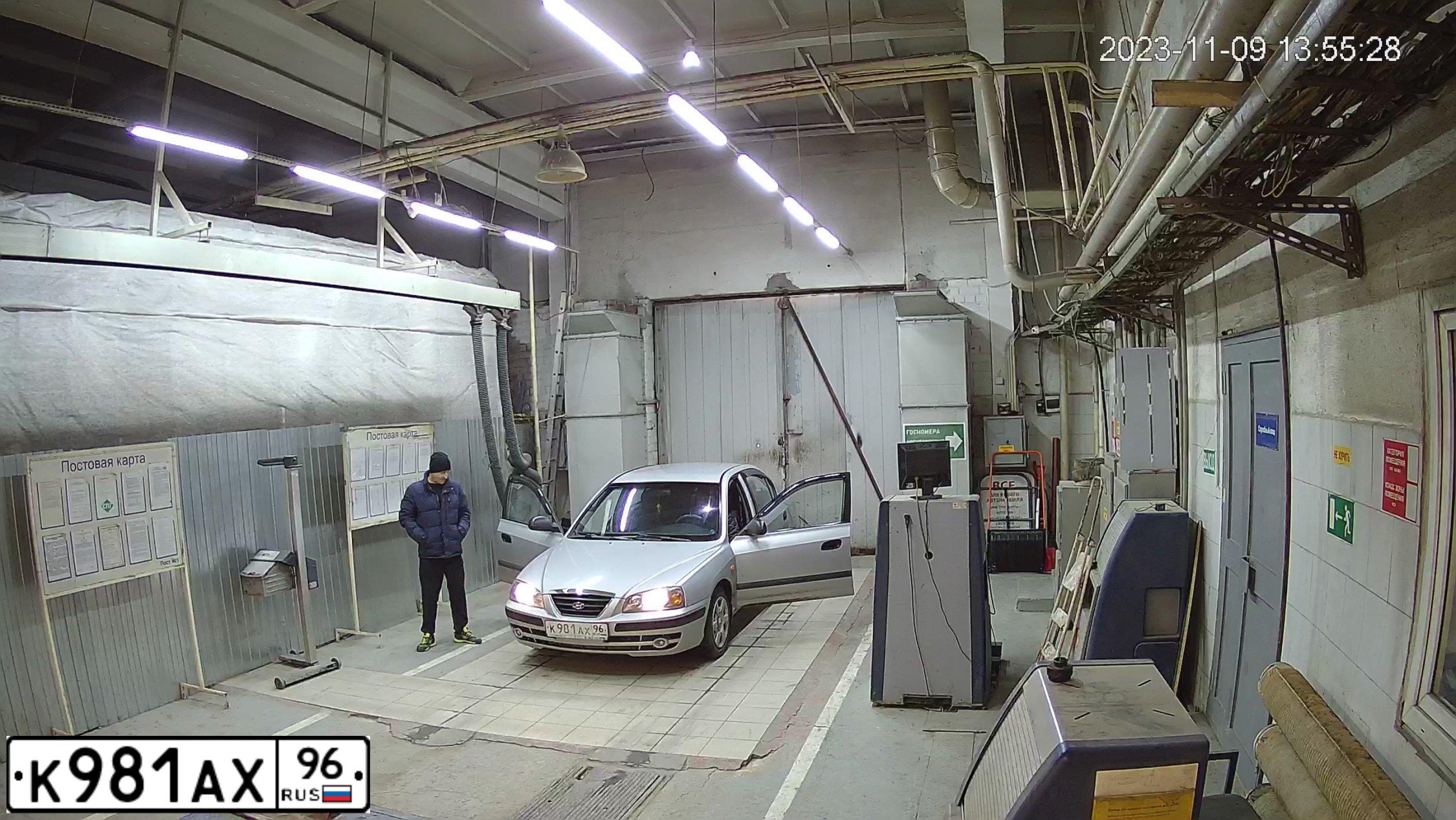Фото автомобиля HYUNDAI ELANTRA, 2006 — госномер А915ЕУ96. Цвет: СЕРЕБРИСТЫЙ
