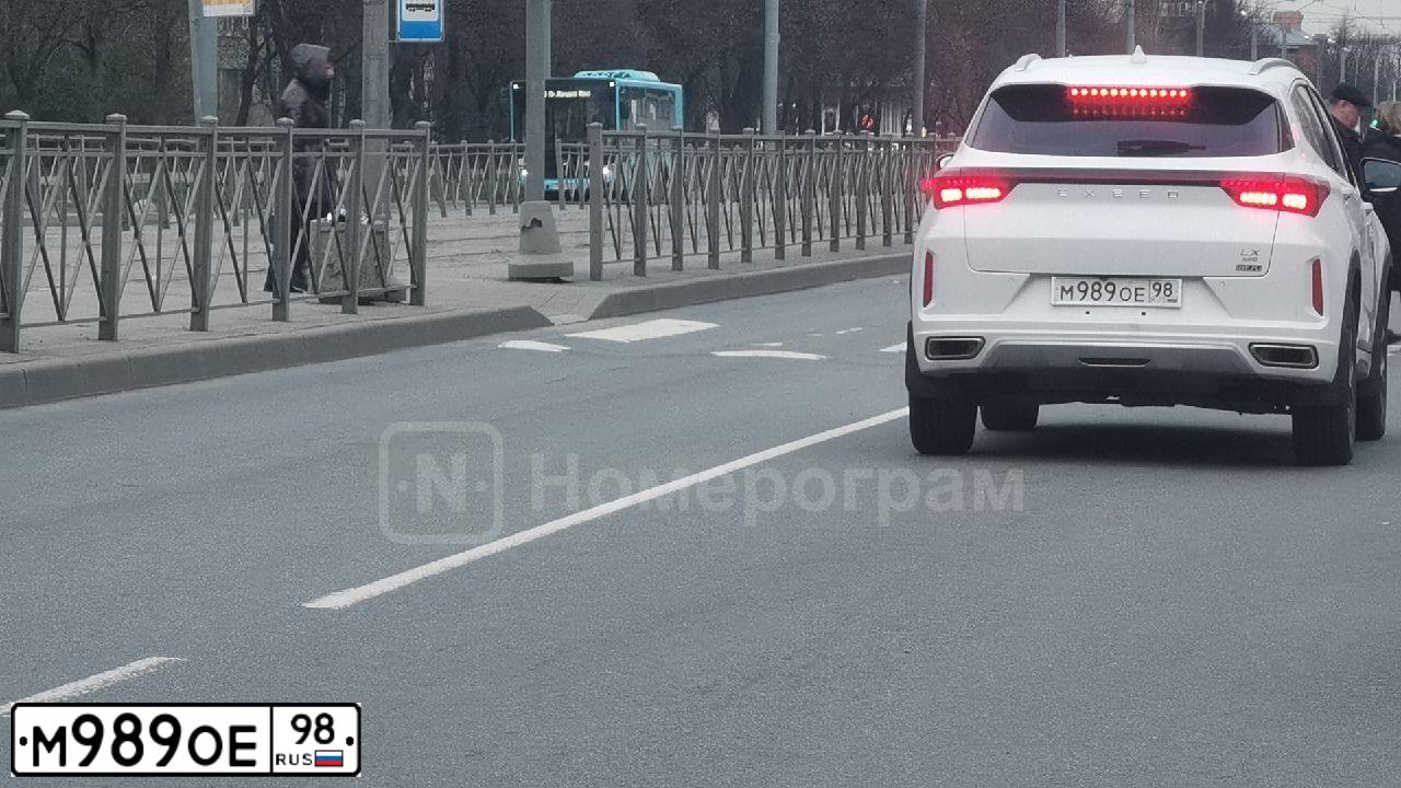 Фото автомобиля TOYOTA VENZA, 2014 — госномер М989ОЕ98. Цвет: ТЕМНО-КОРИЧНЕВЫЙ