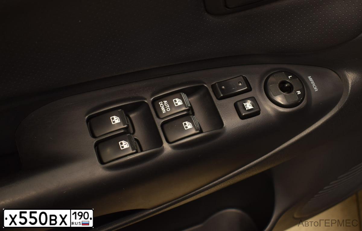 Фото автомобиля HYUNDAI TUCSON, 2006 — госномер Х550ВХ190. Цвет: ЗЕЛЕНЫЙ ТЕМНЫЙ