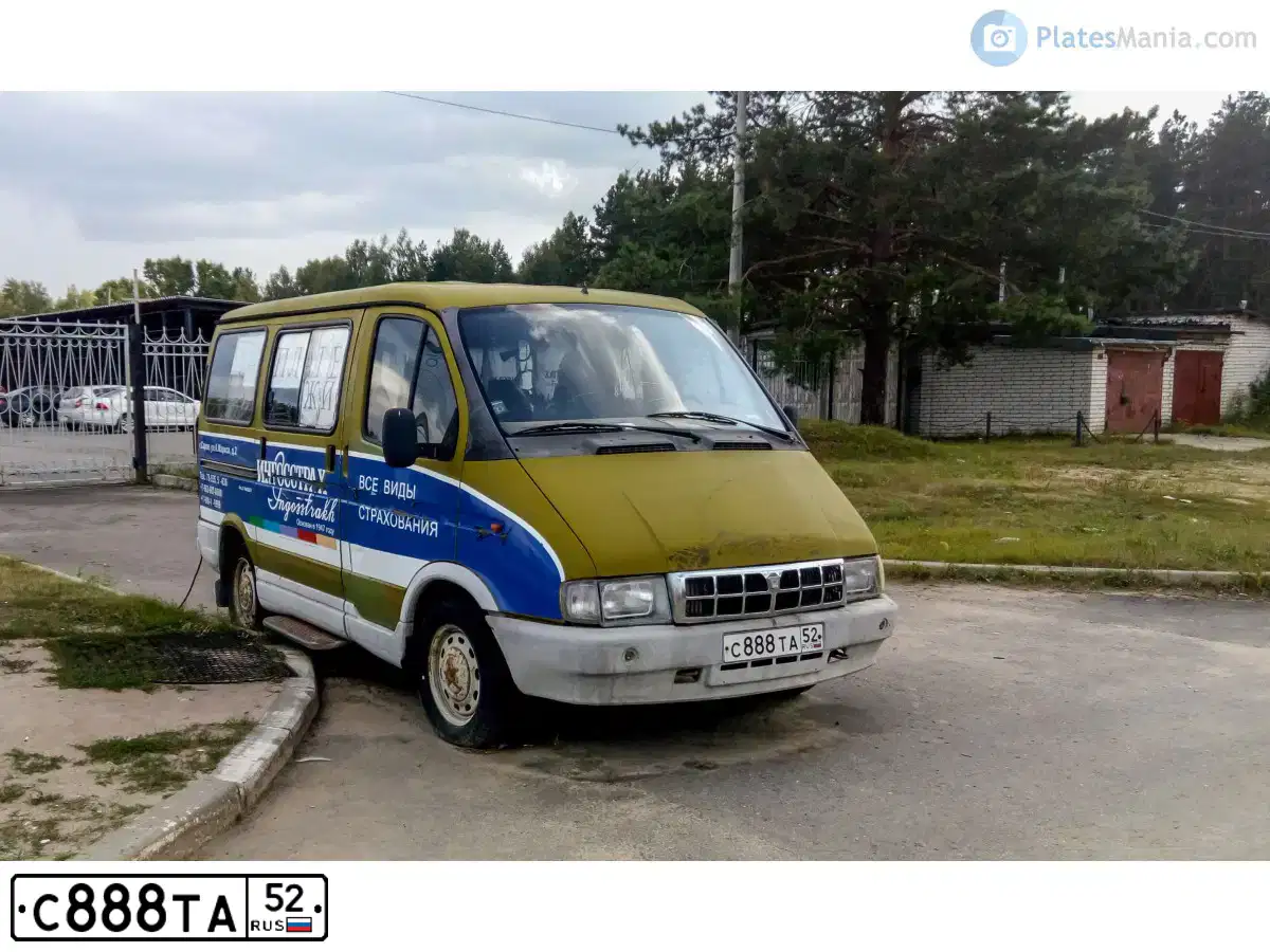 Фото автомобиля GAZ 2217 SOBOL, 2002 — госномер С888ТА52. Цвет: ЗЕЛЕНЫЙ