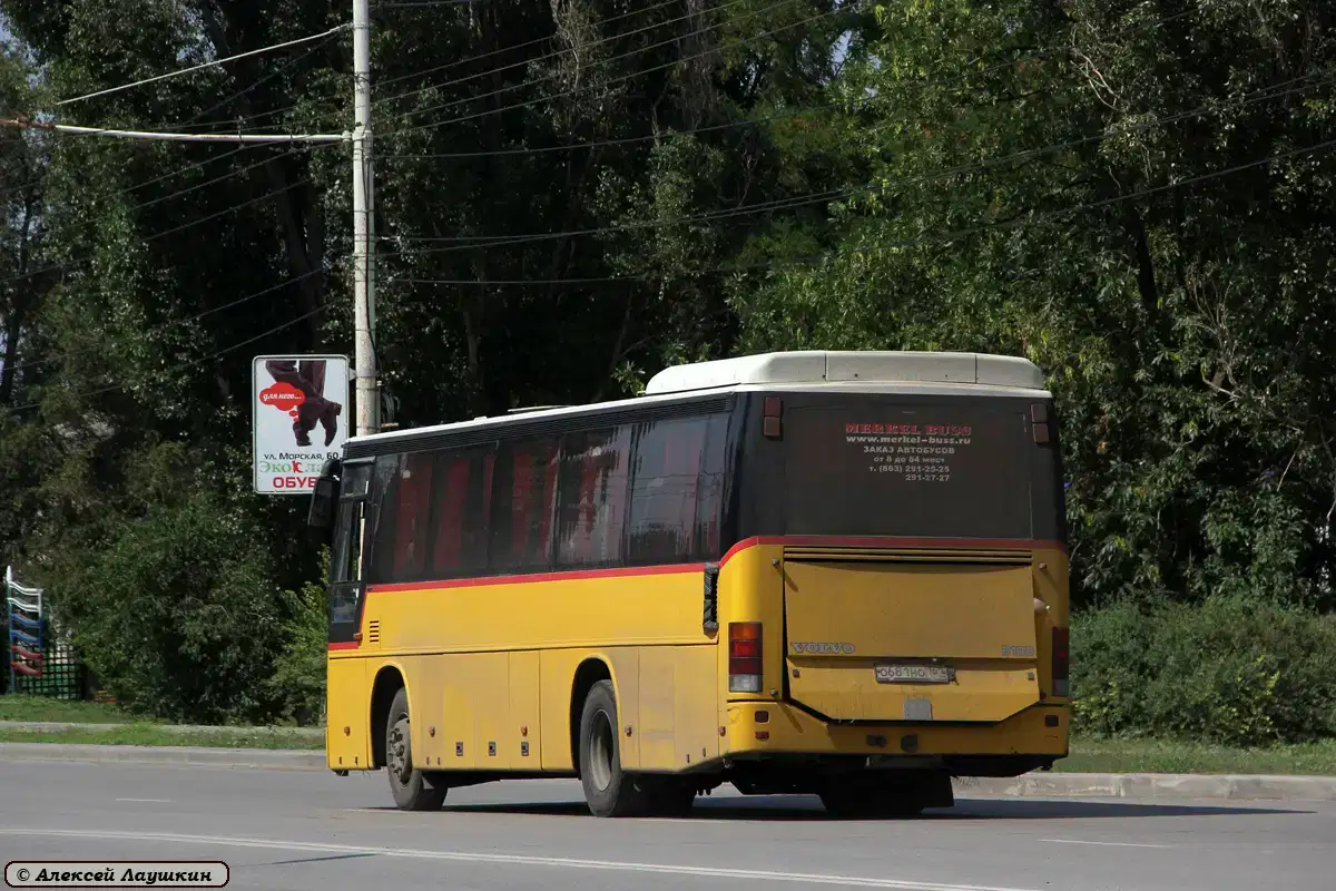 Фото автомобиля VOLVO B10, 1993 — госномер О681НО161. Цвет: ЖЕЛТЫЙ