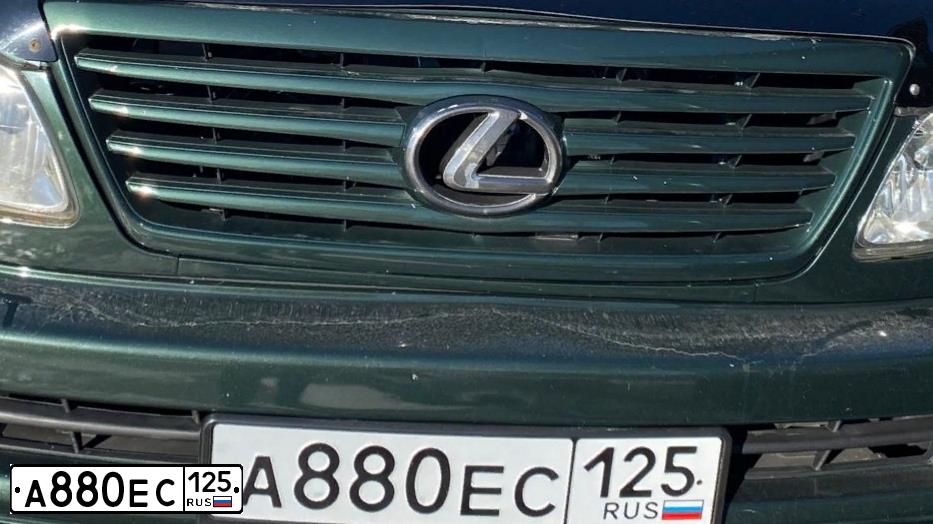 Фото автомобиля TOYOTA LANDCRUISER, 1998 — госномер А880ЕС125. Цвет: ЗЕЛЕНЫЙ