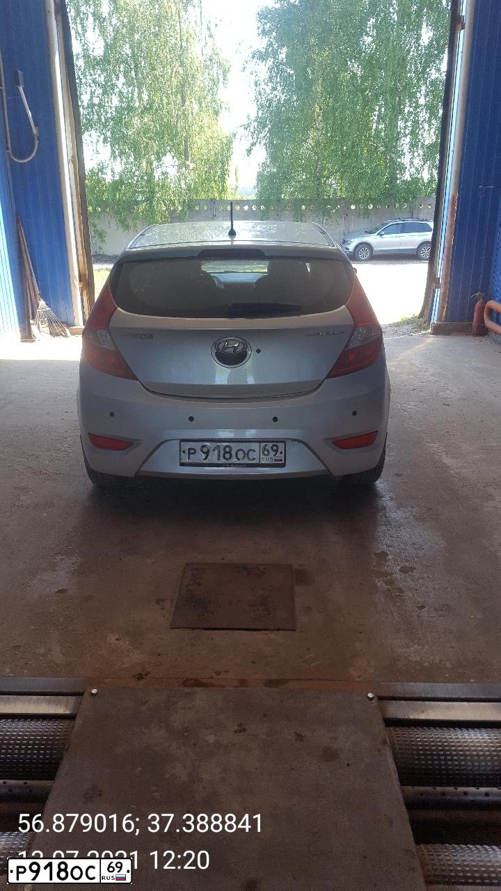 Фото автомобиля HYUNDAI SOLARIS, 2011 — госномер Р918ОС69. Цвет: СЕРЕБРИСТЫЙ