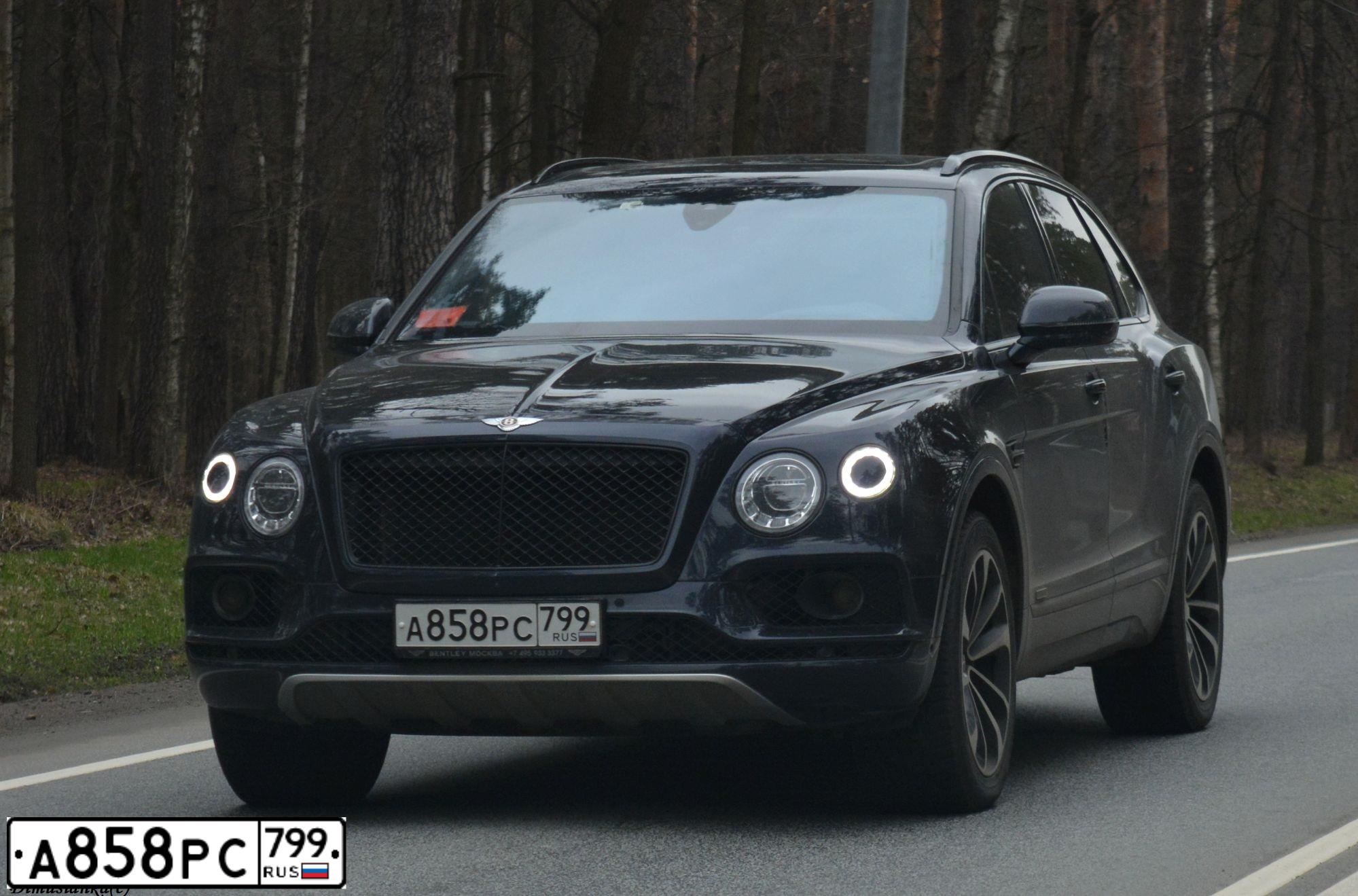 Фото автомобиля БЕНТЛИ BENTAYGA V8 DIESEL, 2019 — госномер А858РС799. Цвет: ТЕМНО-СИНИЙ