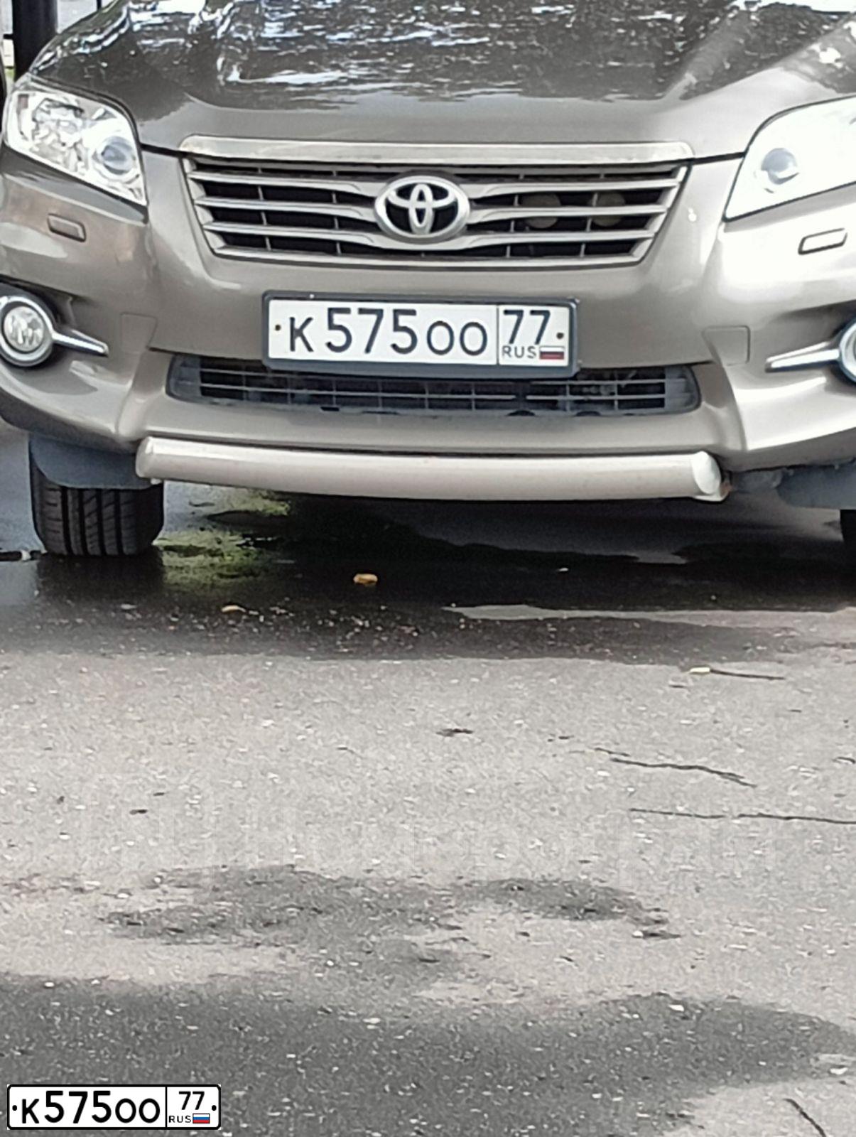 Фото автомобиля TOYOTA RAV4, 2010 — госномер К575ОО77. Цвет: БЕЖЕВЫЙ