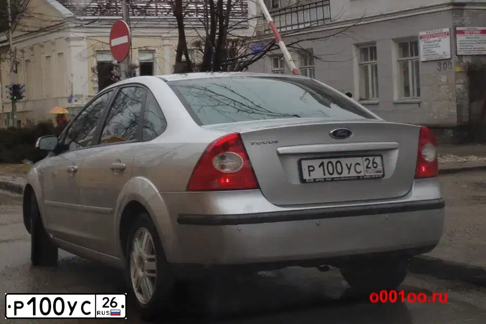 Фото автомобиля AUDI Q7, 2015 — госномер Р100УС26. Цвет: ЧЕРНЫЙ
