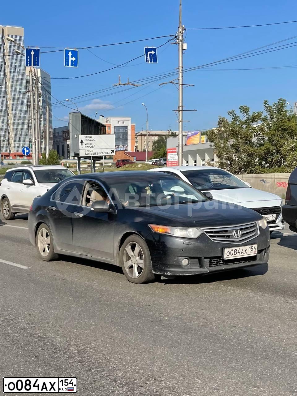 Фото автомобиля HONDA ACCORD, 2008 — госномер Х608ЕМ777. Цвет: ЧЕРНЫЙ