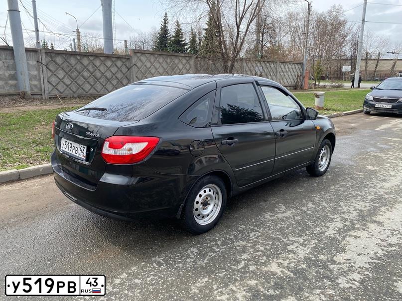 Фото автомобиля LADA GRANTA, 2015 — госномер В474УТ18. Цвет: ЧЕРНЫЙ