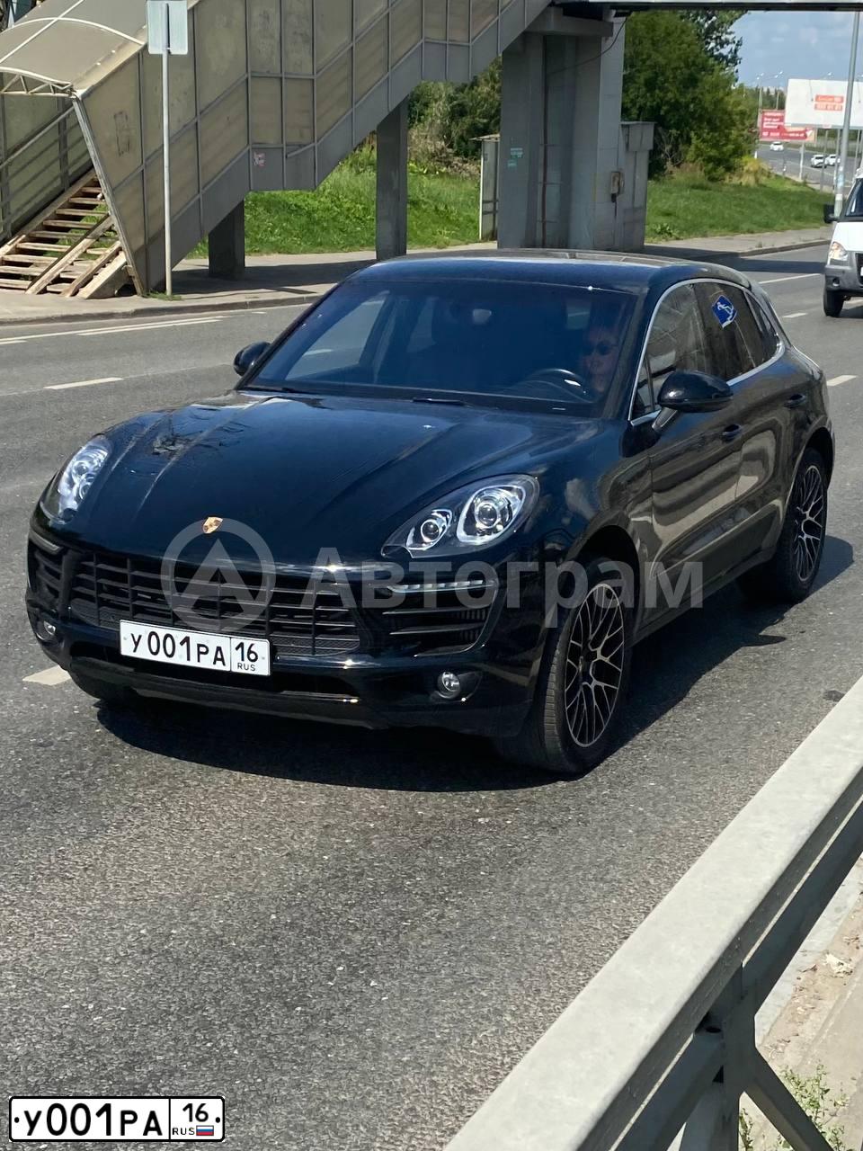 Фото автомобиля PORSCHE MACAN, 2015 — госномер К696ЕА716. Цвет: ЧЕРНЫЙ