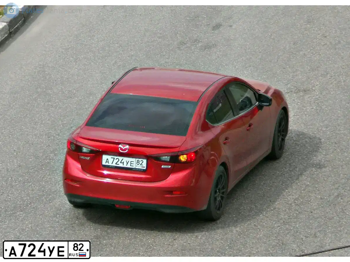 Фото автомобиля MAZDA 3, 2014 — госномер А724УЕ82. Цвет: Красный