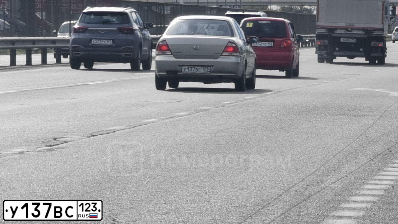 Фото автомобиля NISSAN ALMERA, 2007 — госномер У137ВС123. Цвет: БЕЖЕВЫЙ