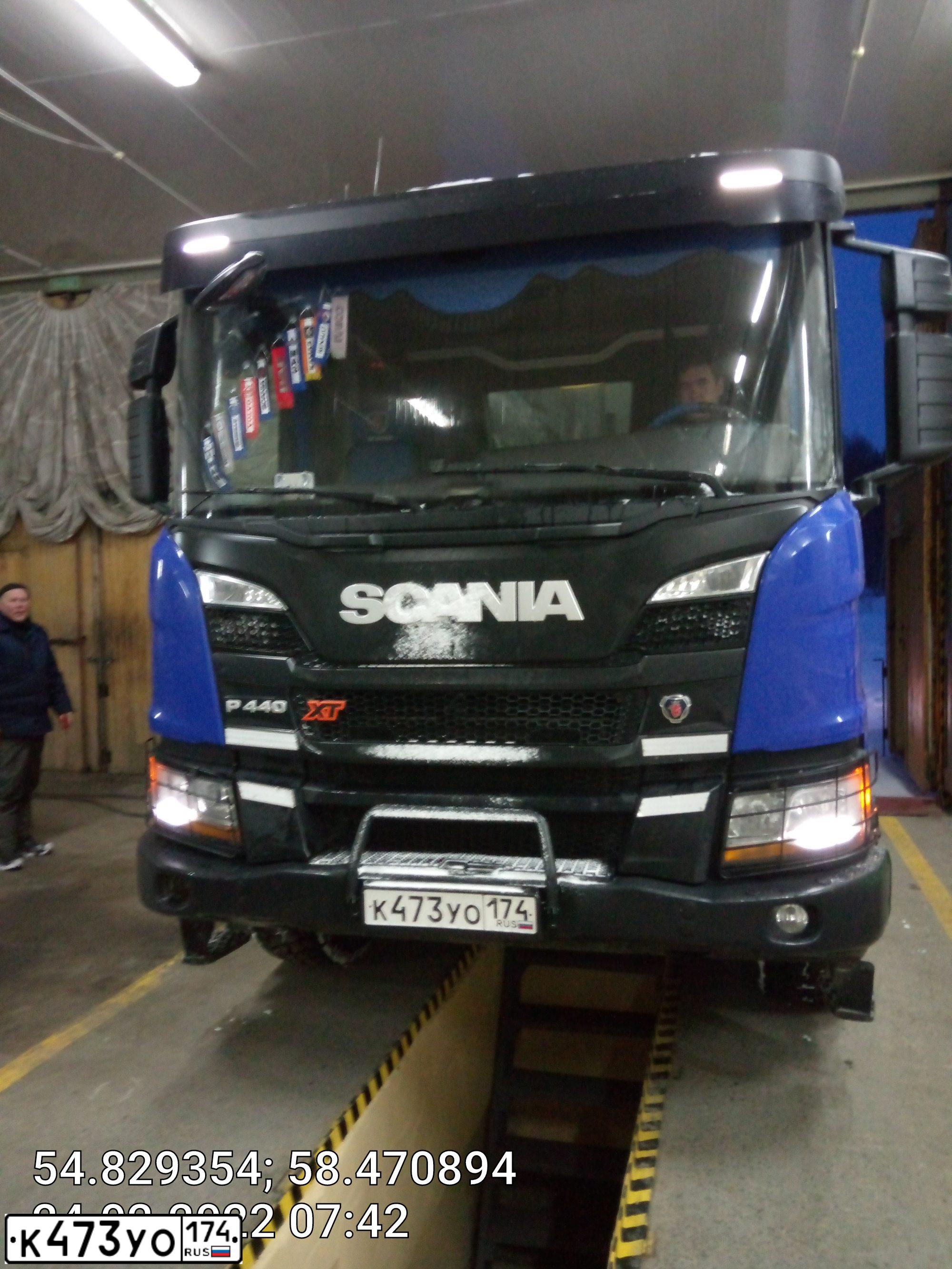 Фото автомобиля SCANIA SERIE P /8X4/, 2019 — госномер К473УО174. Цвет: синий
