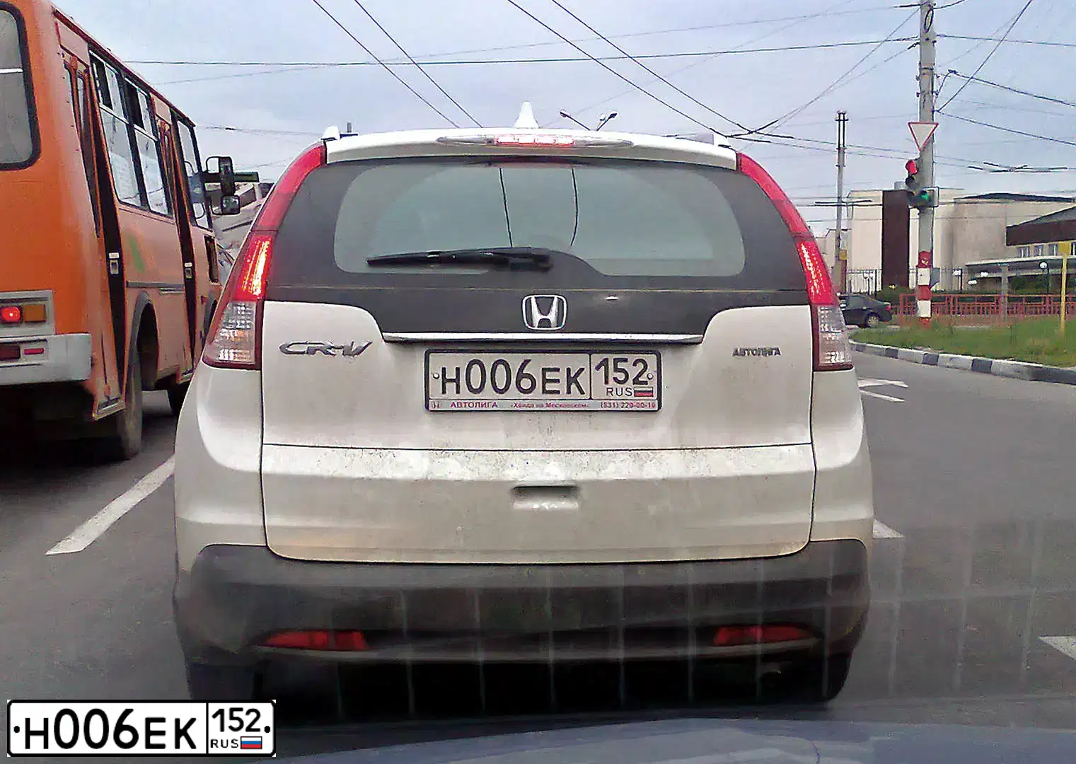 Фото автомобиля HONDA CR-V, 2014 — госномер Н006ЕК152. Цвет: БЕЛЫЙ