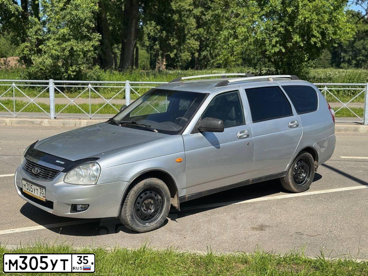 Фото автомобиля LADA 2171 PRIORA, 2014 — госномер М305УТ35. Цвет: СВЕТЛО-СЕРЕБРИСТЫЙ МЕТАЛЛ