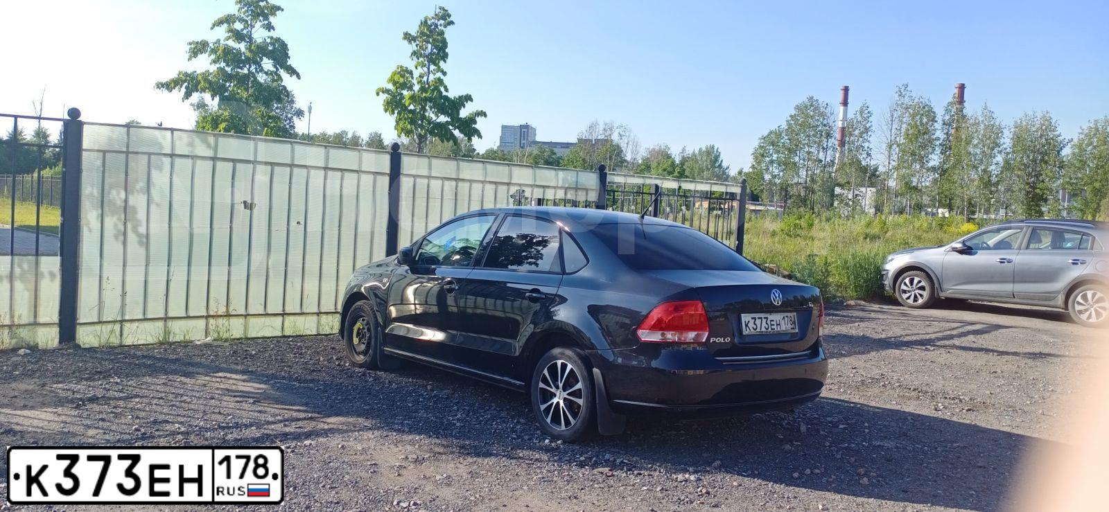 Фото автомобиля VOLKSWAGEN POLO, 2013 — госномер К373ЕН178. Цвет: ЧЕРНЫЙ
