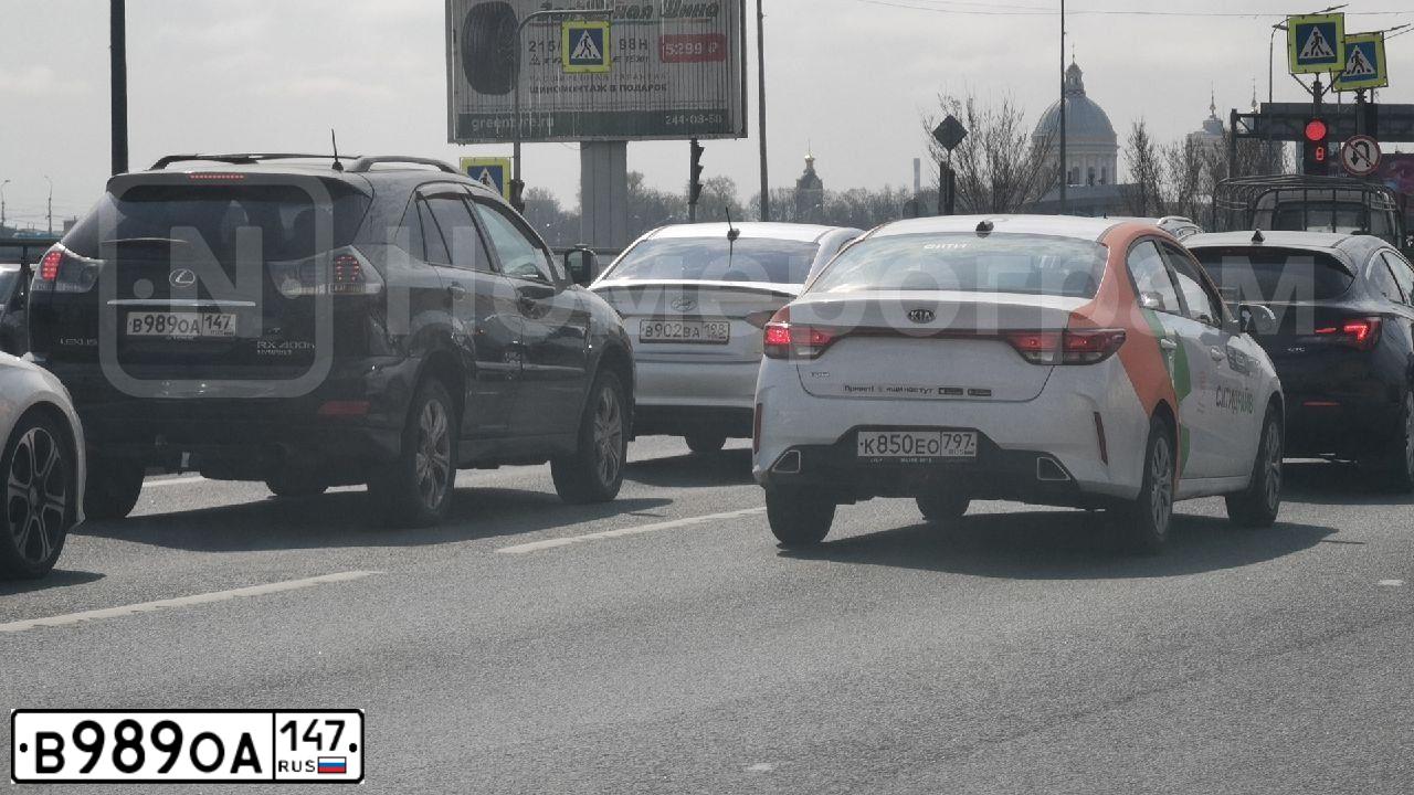 Фото автомобиля LEXUS RX, 2005 — госномер В989ОА147. Цвет: ЧЕРНЫЙ