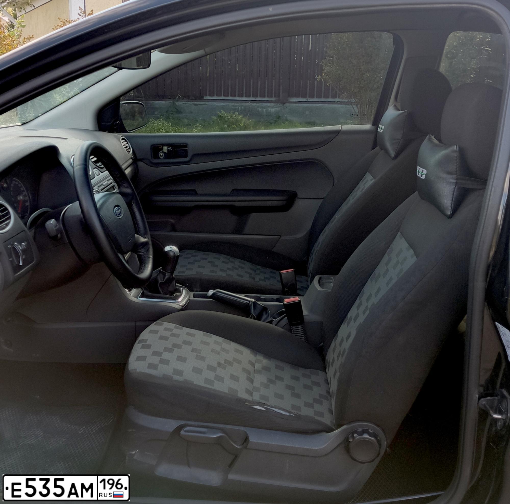 Фото автомобиля FORD FOCUS, 2006 — госномер Е535АМ196. Цвет: ЧЕРНЫЙ