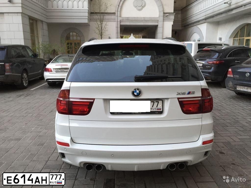 Фото автомобиля MERCEDES E-KLASSE, 2013 — госномер Е614АН777. Цвет: БЕЛЫЙ
