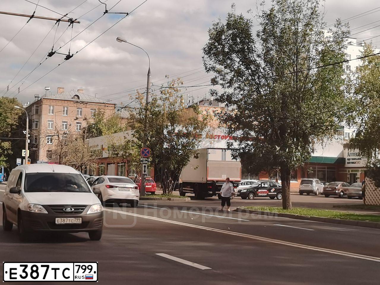 Фото автомобиля LADA LARGUS FURGON, 2020 — госномер Е387ТС799. Цвет: Белый