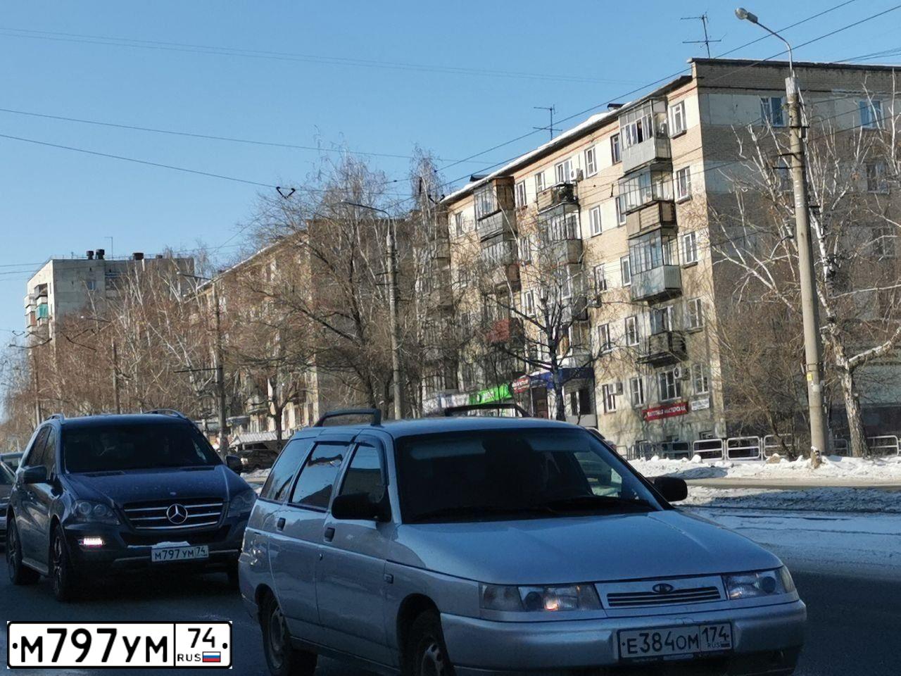 Фото автомобиля BMW SERIE 5, 1998 — госномер М797УМ74. Цвет: синий