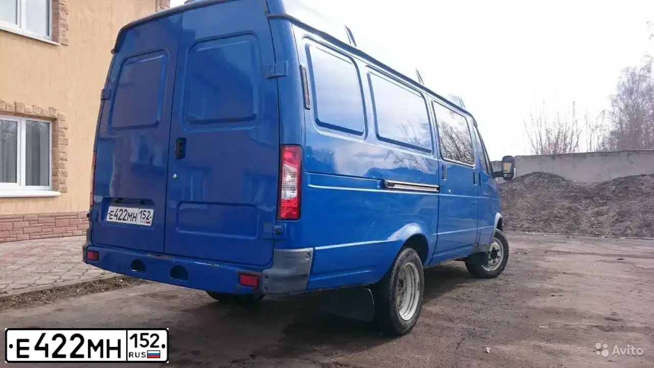 Фото автомобиля GAZ 2705 EL, 2011 — госномер Е422МН152. Цвет: Темно-синий