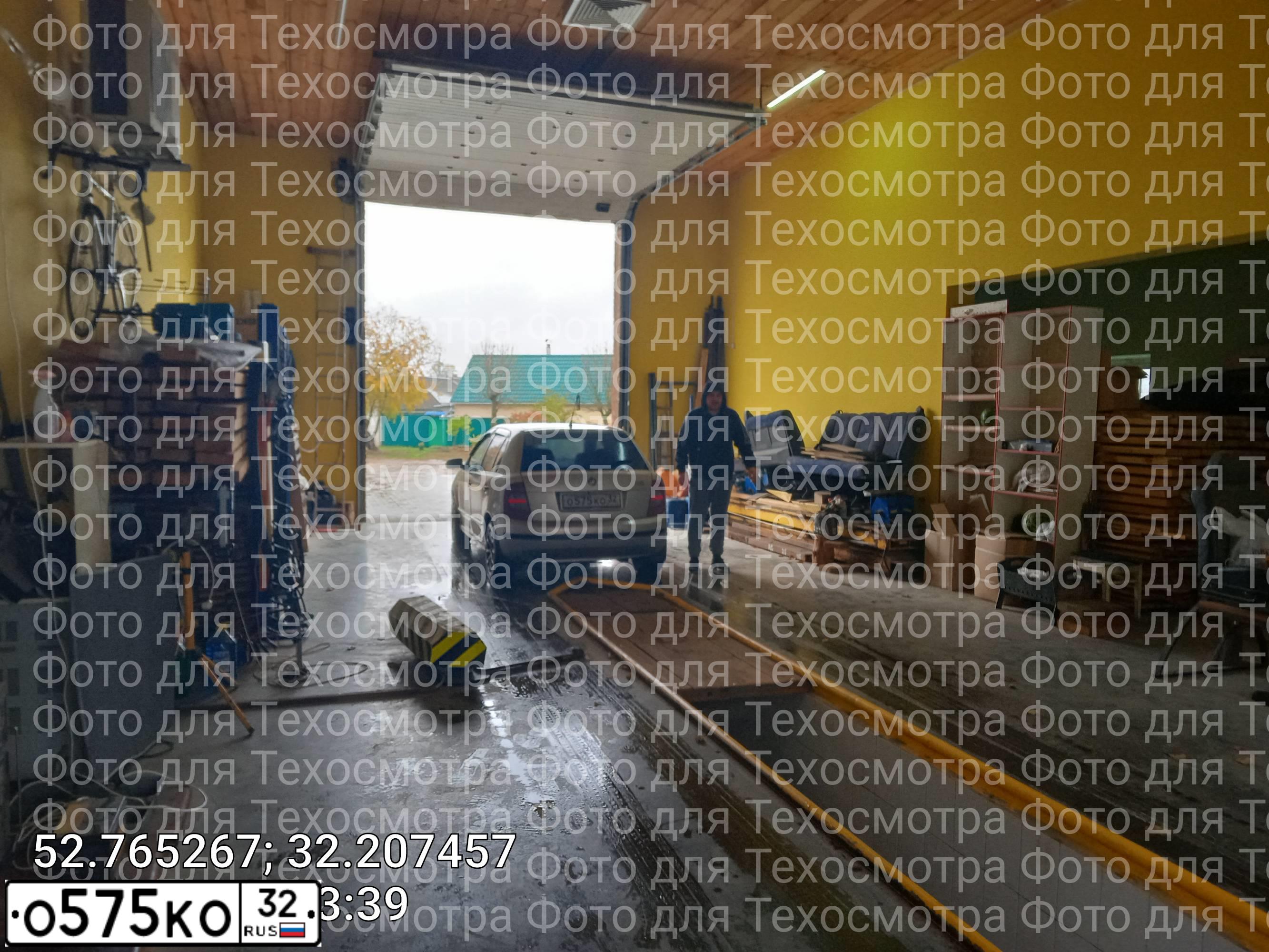 Фото автомобиля SKODA FABIA, 2004 — госномер К032ВХ32. Цвет: Серебристый