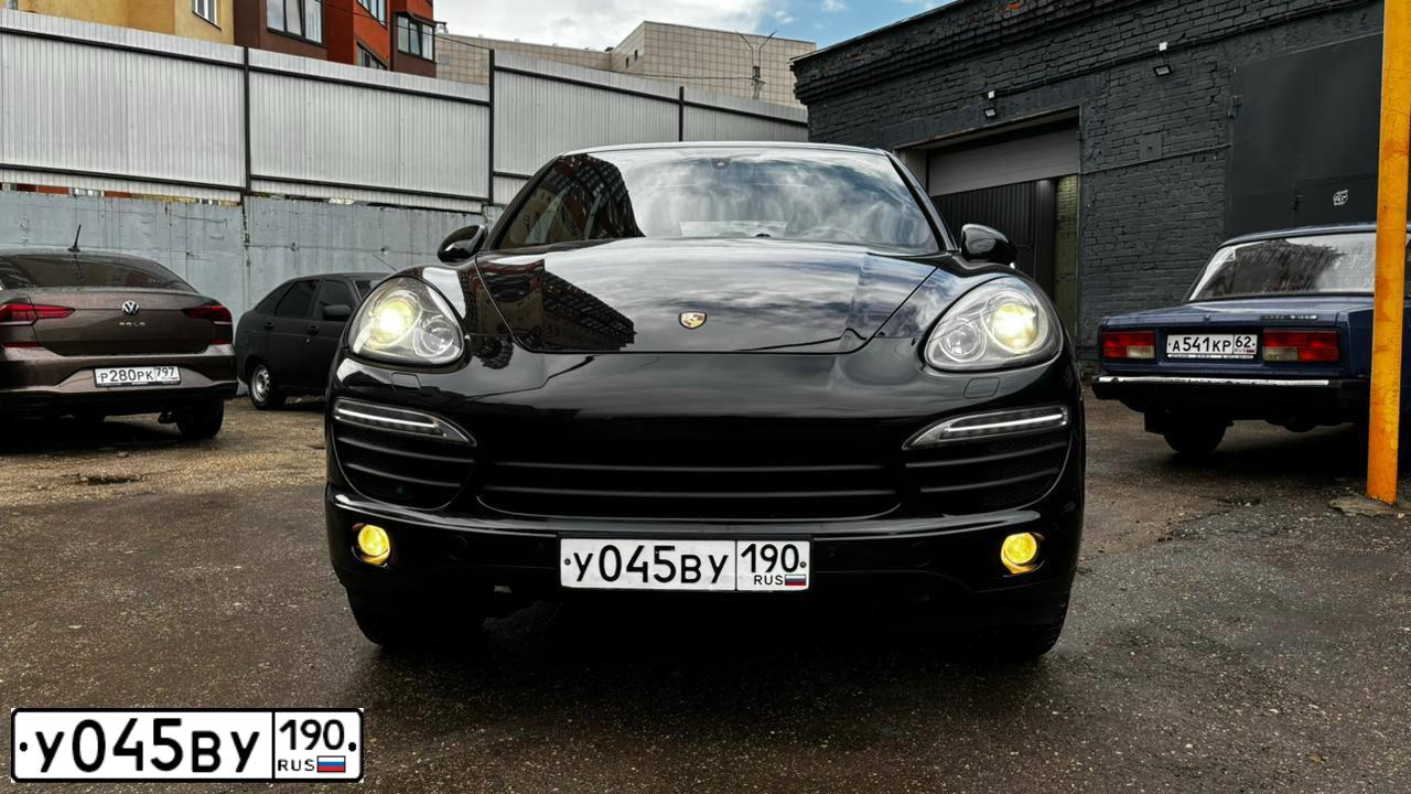 Фото автомобиля PORSCHE CAYENNE, 2010 — госномер У045ВУ190