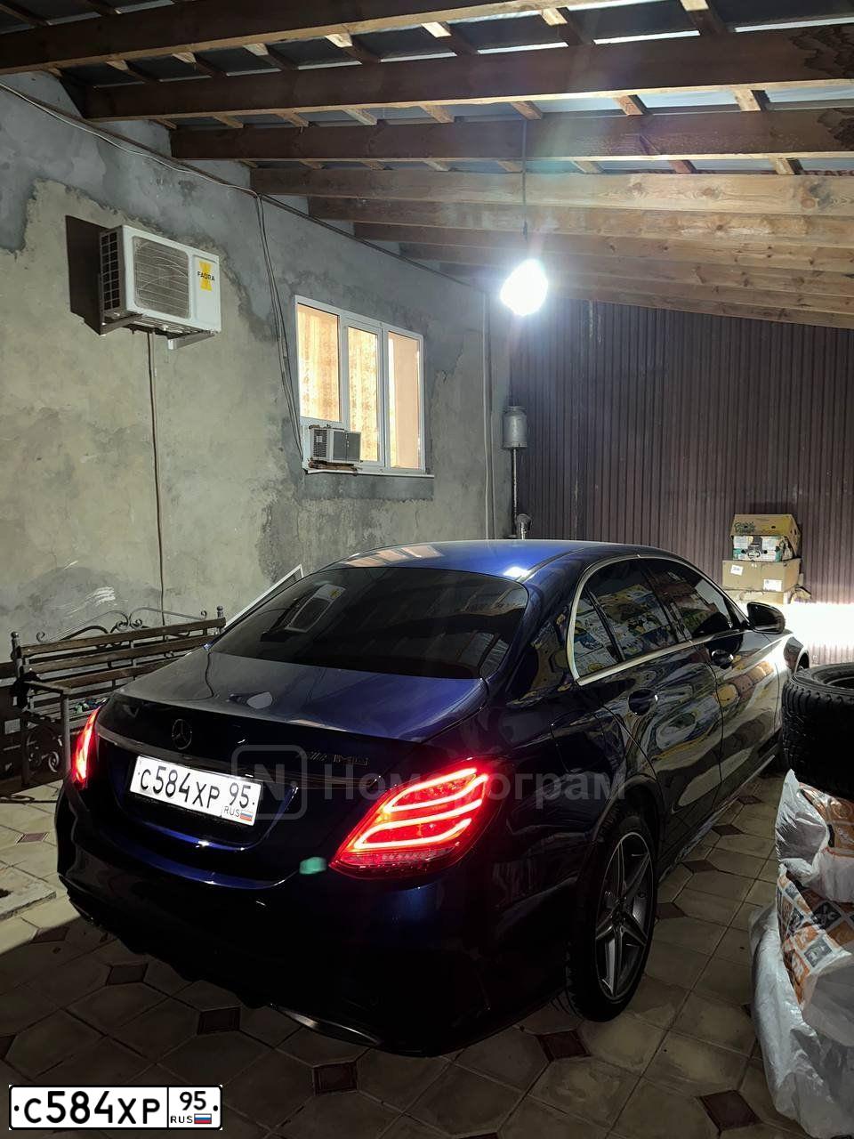Фото автомобиля MERCEDES C-KLASSE, 2017 — госномер У202ЕУ05. Цвет: синий