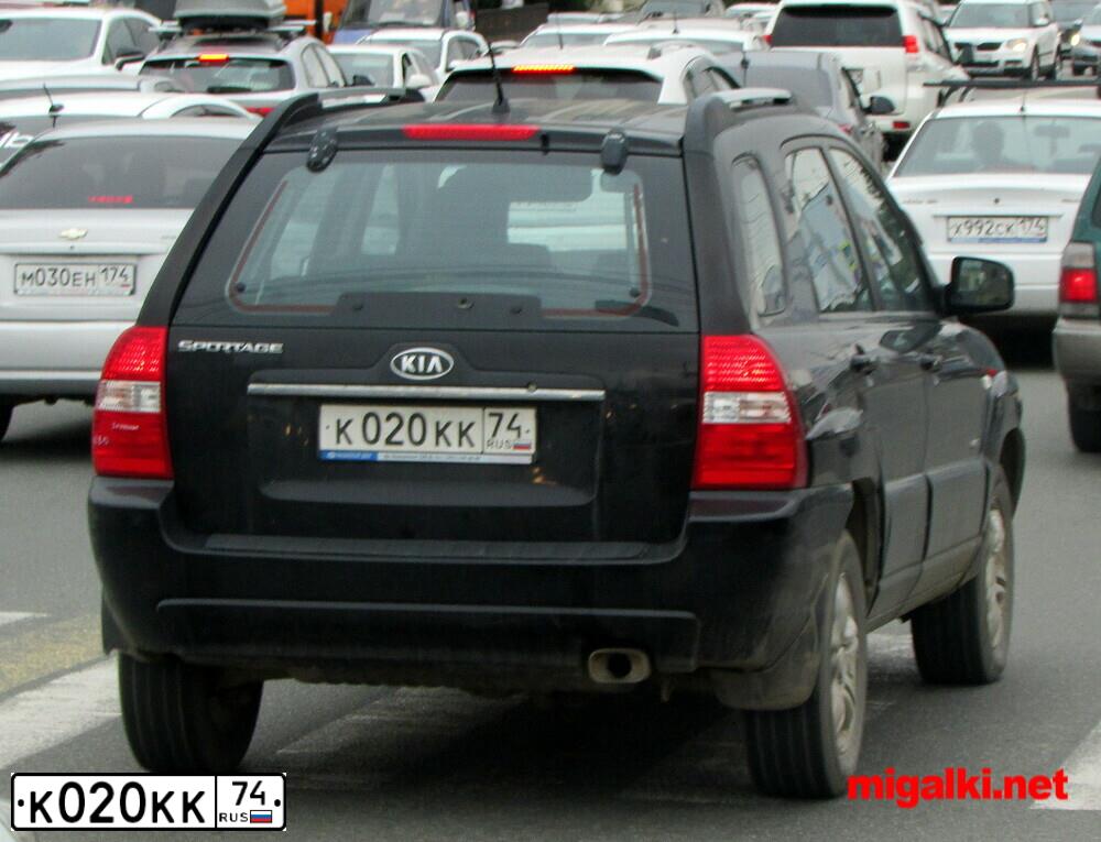 Фото автомобиля KIA SPORTAGE, 2006 — госномер К020КК74. Цвет: ЧЕРНЫЙ