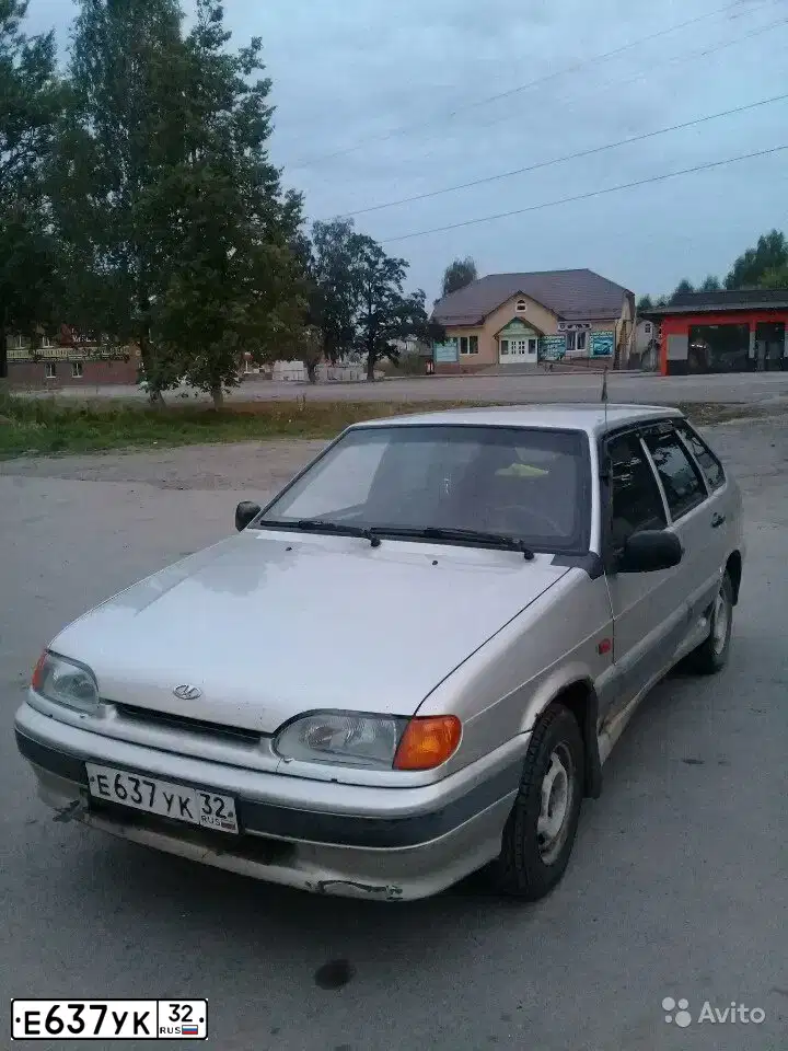Фото автомобиля LADA 2114 SAMARA, 2005 — госномер Е637УК32. Цвет: БЕЖЕВЫЙ