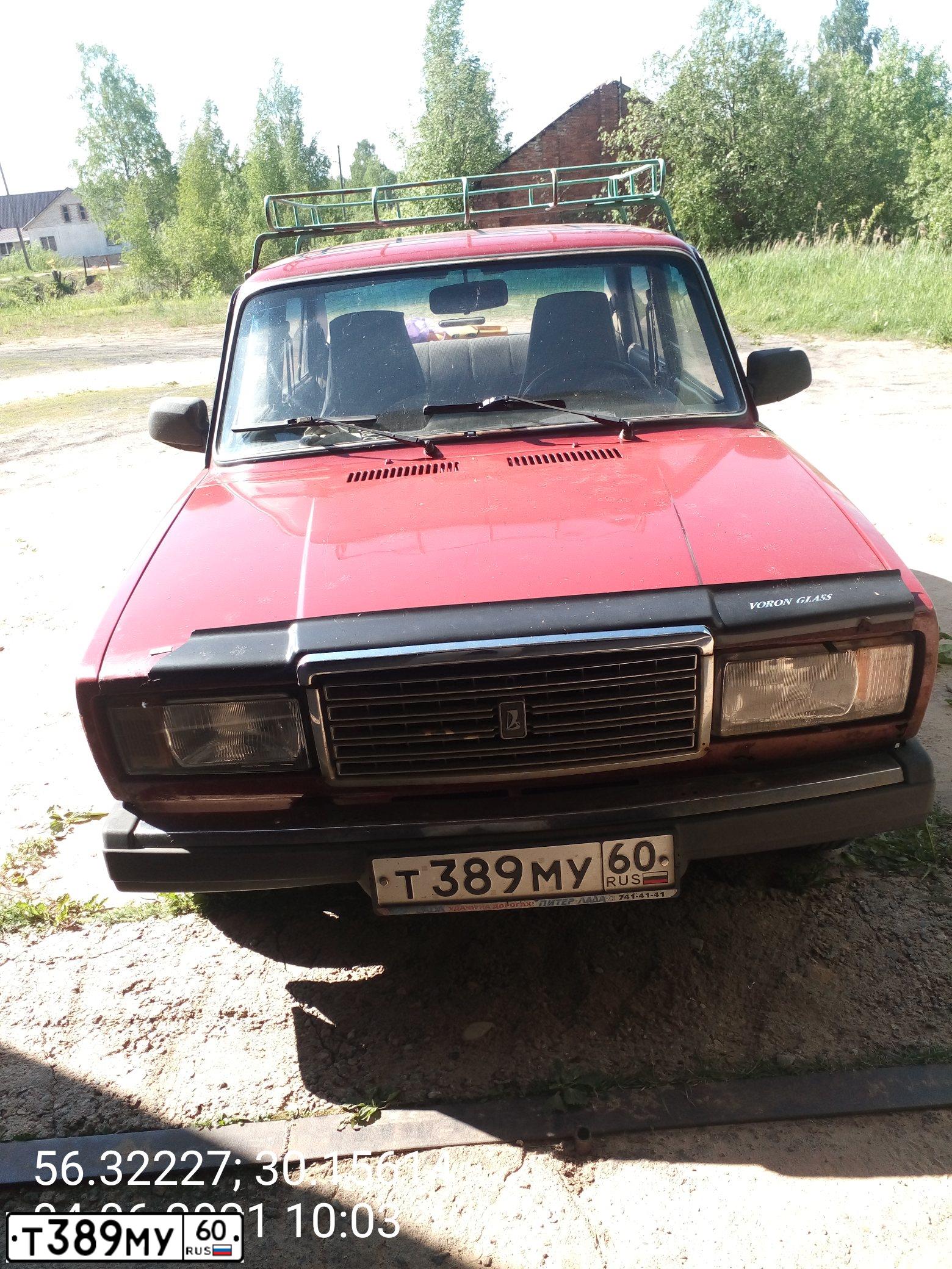 Фото автомобиля LADA 2107, 2007 — госномер У589ТВ98. Цвет: ВИШНЕВЫЙ