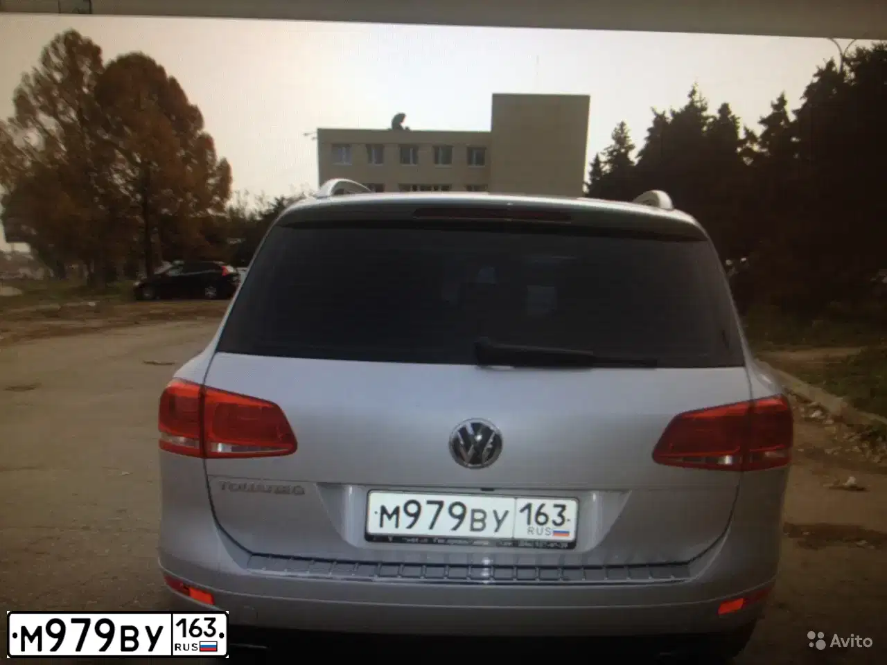 Фото автомобиля VOLKSWAGEN TOUAREG, 2012 — госномер Х705СС163. Цвет: СЕРЕБРИСТЫЙ