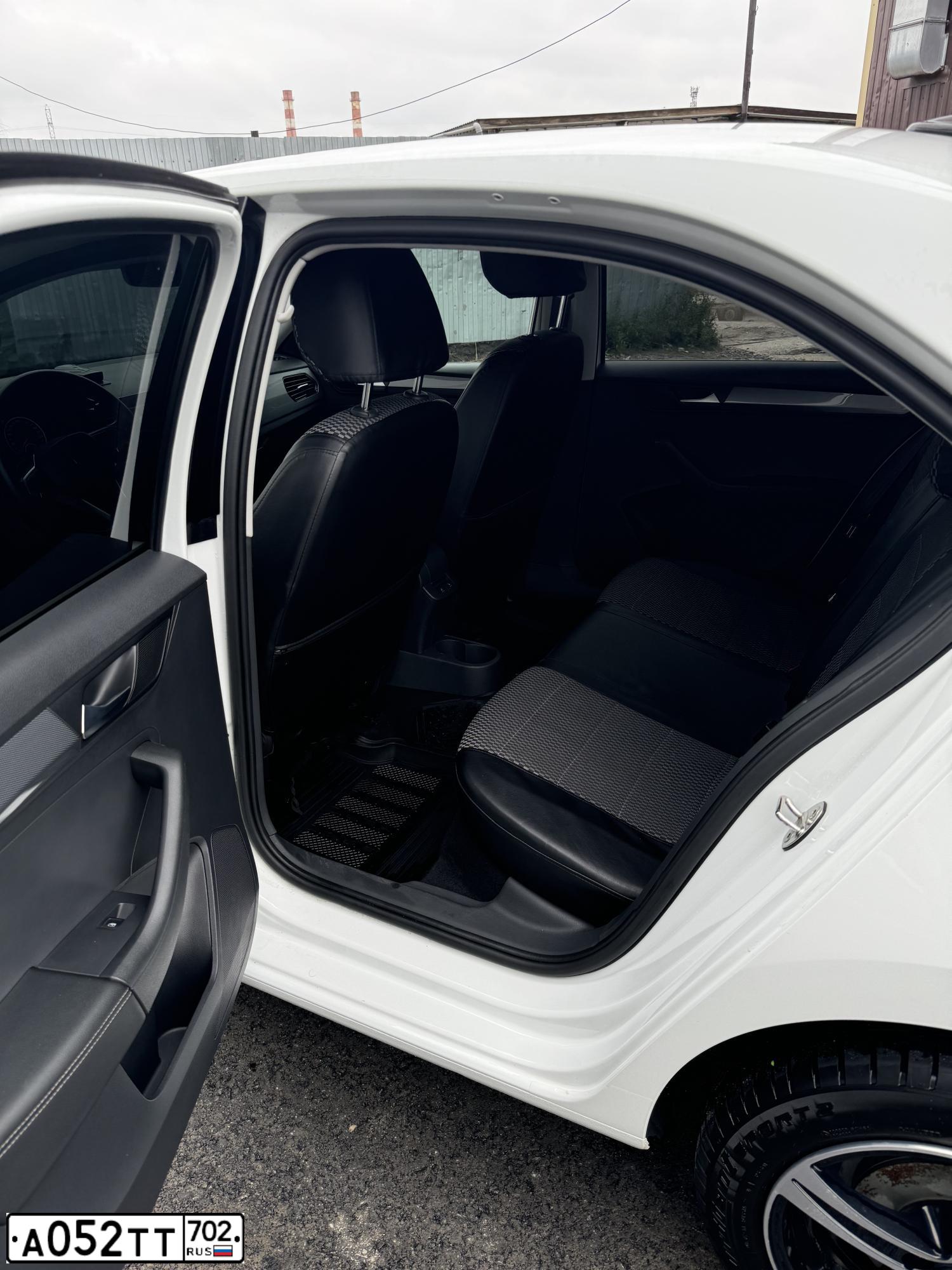 Фото автомобиля VOLKSWAGEN POLO, 2020 — госномер М490ОН186. Цвет: Белый
