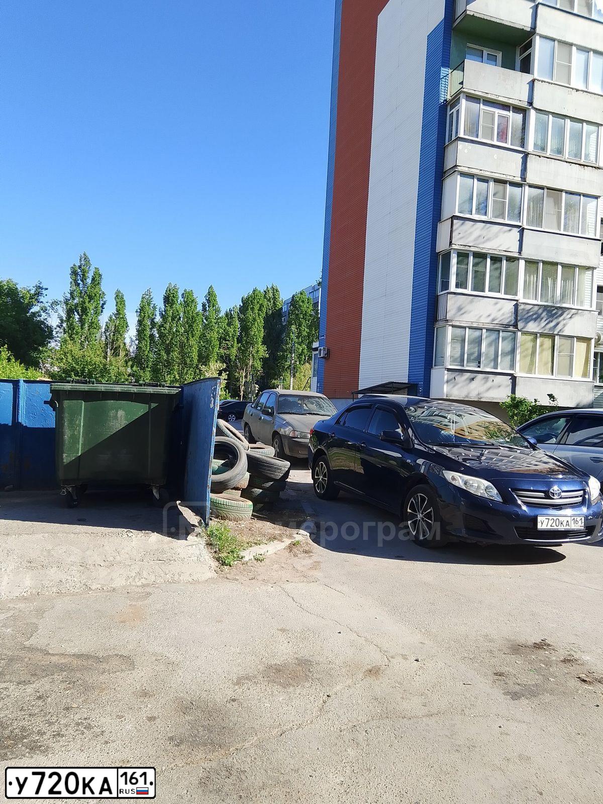 Фото автомобиля TOYOTA COROLLA, 2008 — госномер У720КА161. Цвет: Т.СИНИЙ
