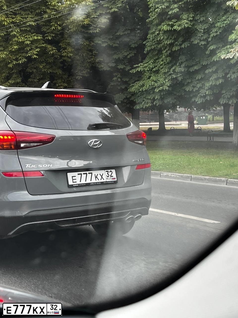 Фото автомобиля MERCEDES GL-KLASSE, 2008 — госномер Е777КХ32. Цвет: ЧЕРНЫЙ