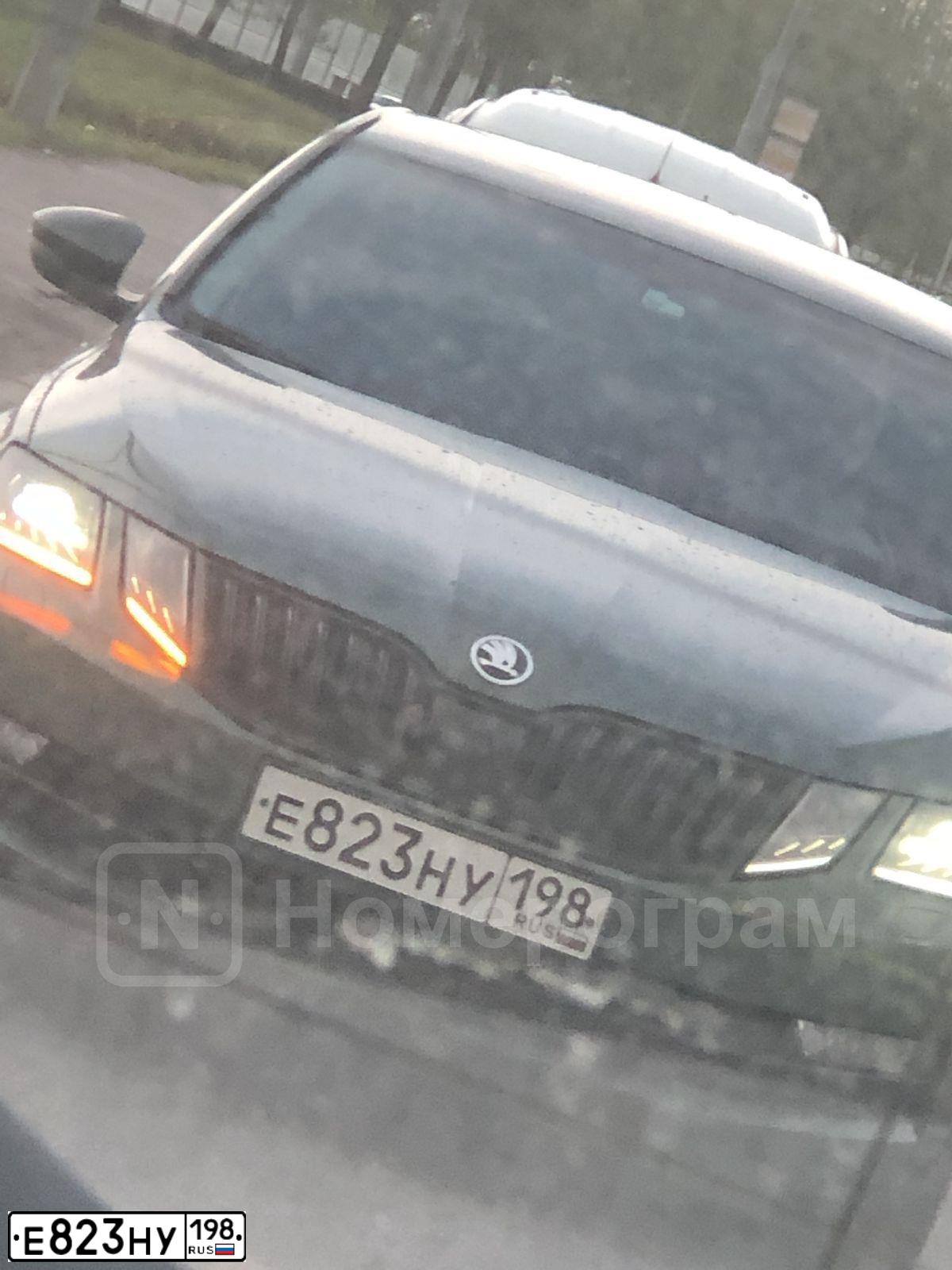 Фото автомобиля SKODA OCTAVIA, 2019 — госномер А897КХ76. Цвет: ЗЕЛЕНЫЙ ЧЕРНЫЙ