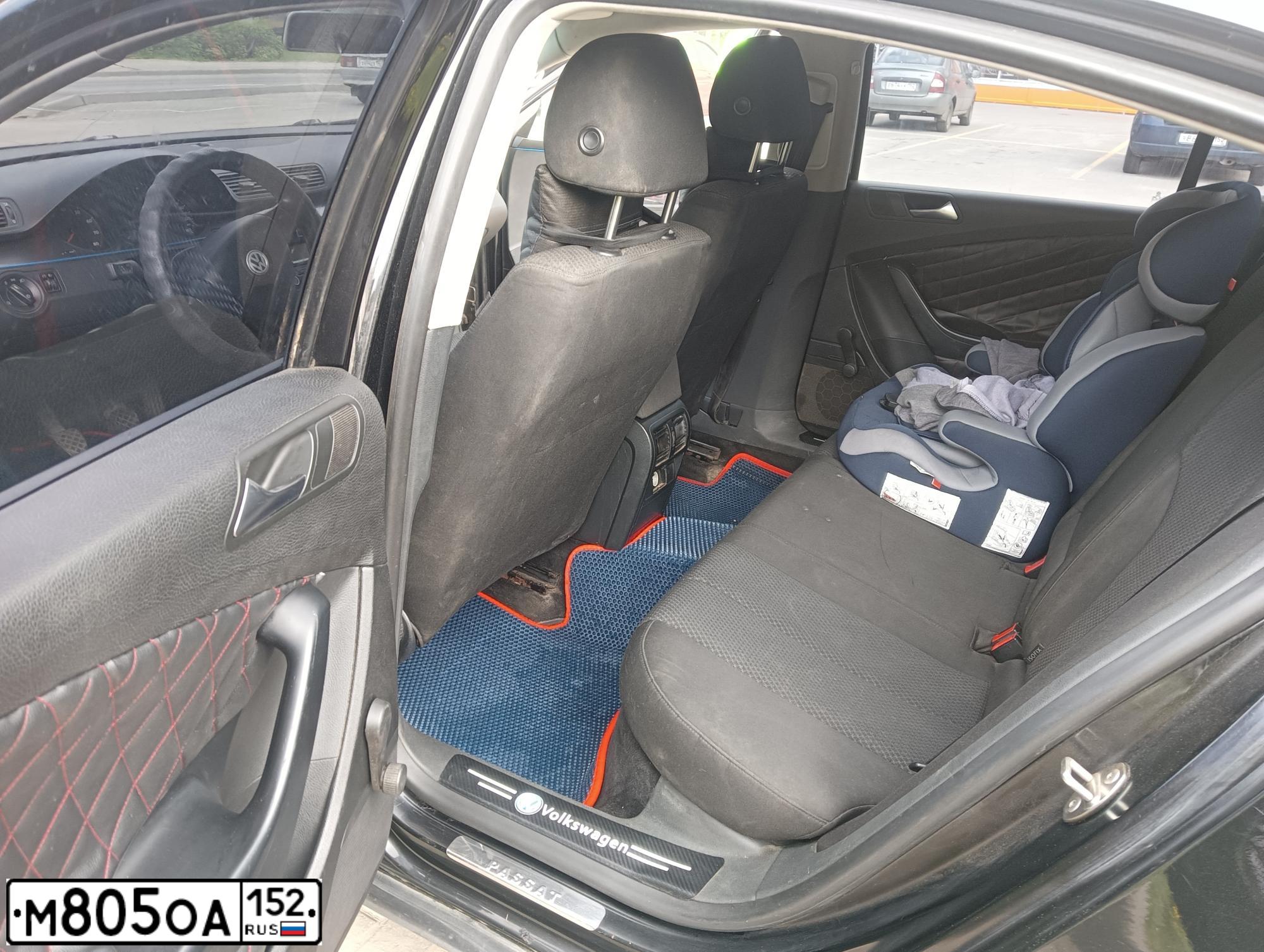 Фото автомобиля LADA 2111, 2005 — госномер М805ОА152. Цвет: СР.СЕРО-ЗЕЛЕН.МЕТ.
