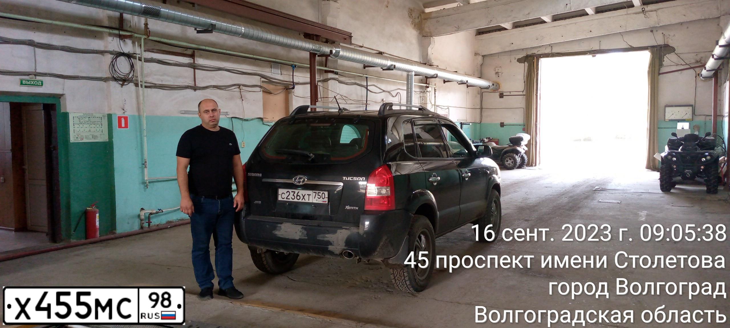 Фото автомобиля HYUNDAI TUCSON, 2008 — госномер М292ТХ134. Цвет: ЧЕРНЫЙ