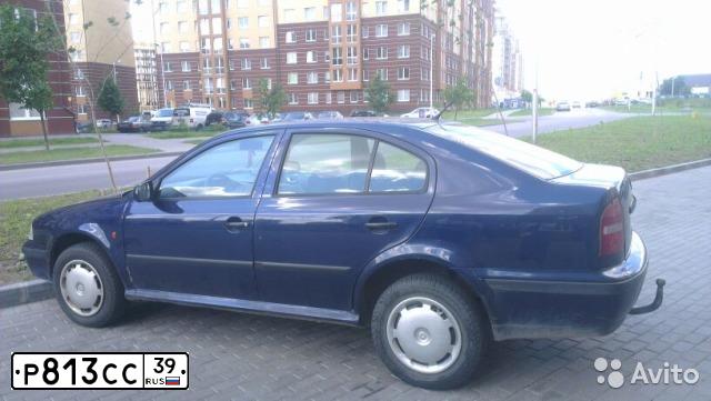 Фото автомобиля SKODA OCTAVIA, 1997 — госномер Р813СС39. Цвет: СИНИЙ