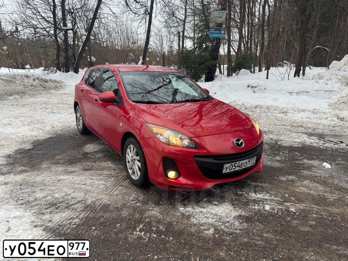 Фото автомобиля MAZDA 3, 2012 — госномер В545ХЕ190. Цвет: КРАСНЫЙ