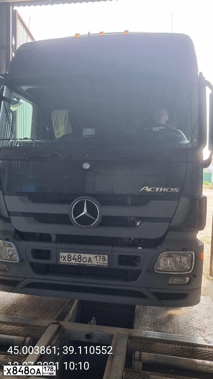 Фото автомобиля MERCEDES ACTROS, 2017 — госномер Х848ОА178. Цвет: ЧЕРНЫЙ