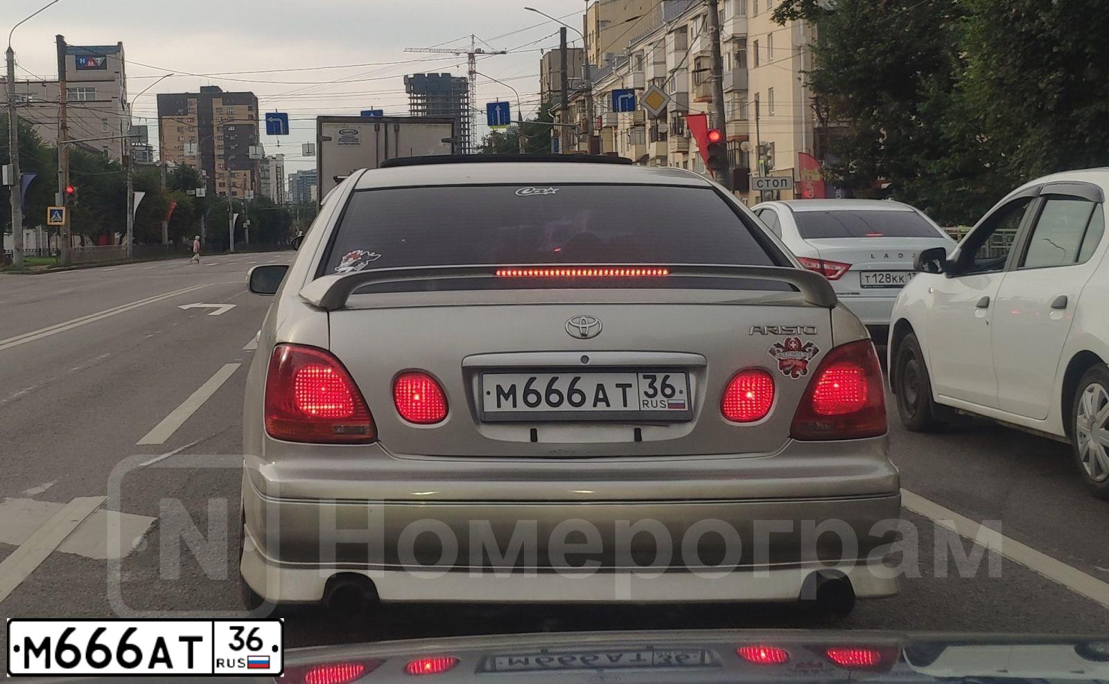 Фото автомобиля LADA 2110, 1998 — госномер М666АТ36. Цвет: ЗЕЛЕНЫЙ